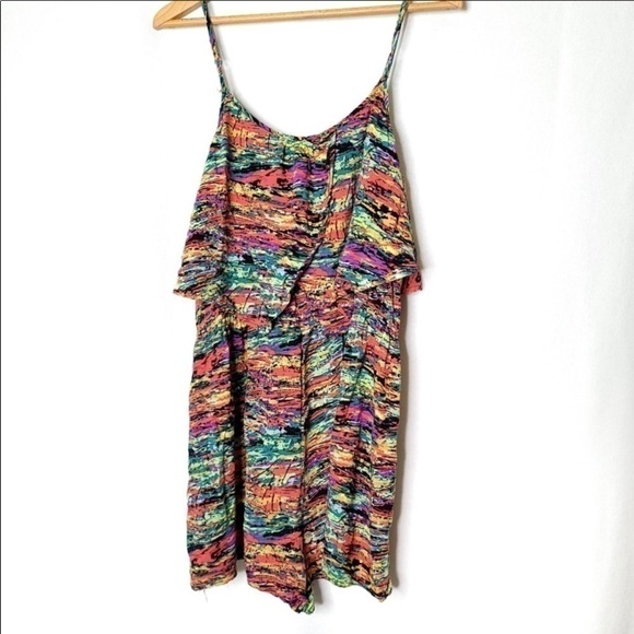 𝅺LOVE Fire Short Romper Size Small - Picture 3 of 9